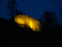 burg-beleuchtet